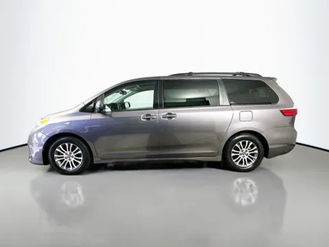 More photos of 2019 Toyota Sienna XLE at CarLink Fort Myers, FL