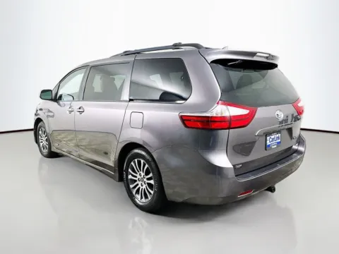 More photos of 2019 Toyota Sienna XLE at CarLink Fort Myers, FL