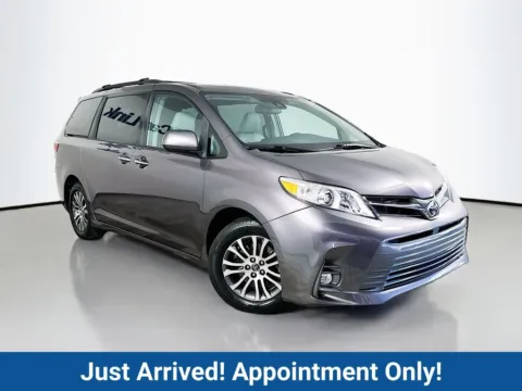 Gray 2019 Toyota Sienna XLE for sale in Fort Myers, FL