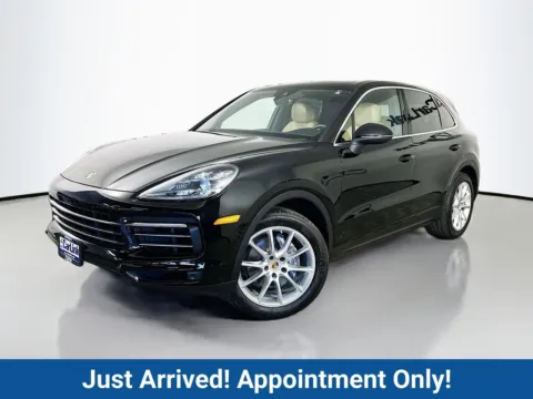 Another view of 2019 Porsche Cayenne for sale in Fort Myers, FL at CarLink Fort Myers