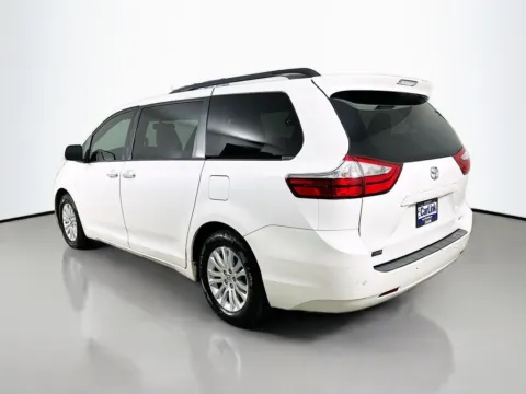 More photos of 2017 Toyota Sienna XLE at CarLink Fort Myers, FL