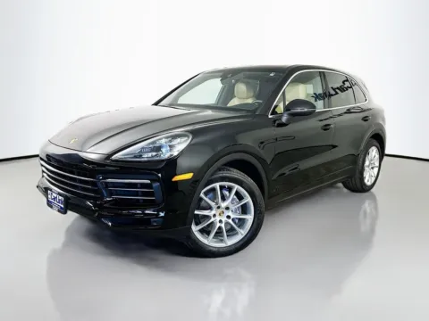 More photos of 2019 Porsche Cayenne at CarLink Fort Myers, FL