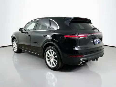More photos of 2019 Porsche Cayenne at CarLink Fort Myers, FL