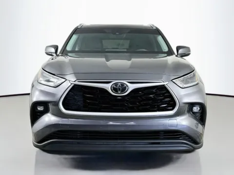 Another view of 2021 Toyota Highlander XLE for sale in Fort Myers, FL at CarLink Fort Myers