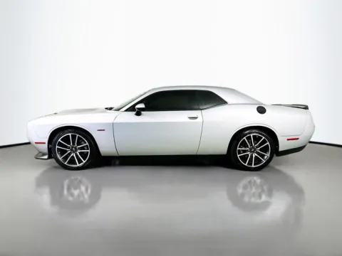 More photos of 2022 Dodge Challenger R/T at CarLink Fort Myers, FL