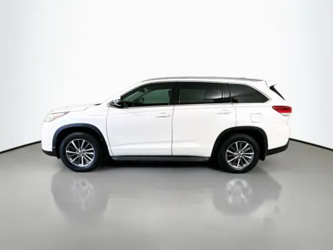 More photos of 2018 Toyota Highlander XLE at CarLink Fort Myers, FL