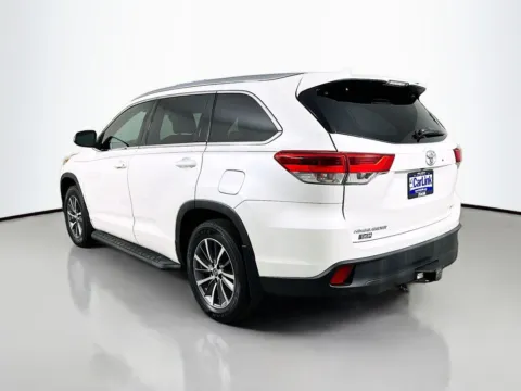 More photos of 2018 Toyota Highlander XLE at CarLink Fort Myers, FL