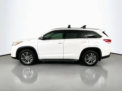 More photos of 2018 Toyota Highlander XLE at CarLink Fort Myers, FL