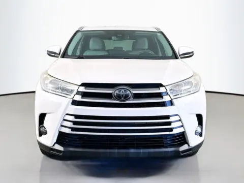 Photos of 2018 Toyota Highlander XLE for sale in Fort Myers, FL at CarLink Fort Myers