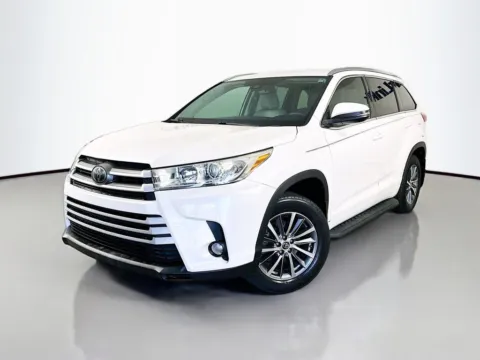 Another view of 2018 Toyota Highlander XLE for sale in Fort Myers, FL at CarLink Fort Myers