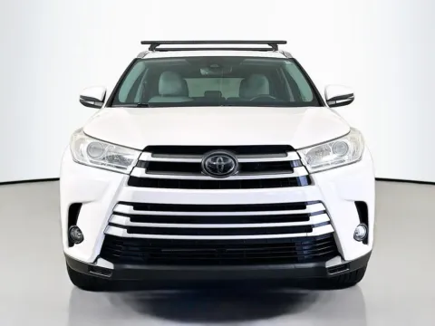 Photos of 2018 Toyota Highlander XLE for sale in Fort Myers, FL at CarLink Fort Myers