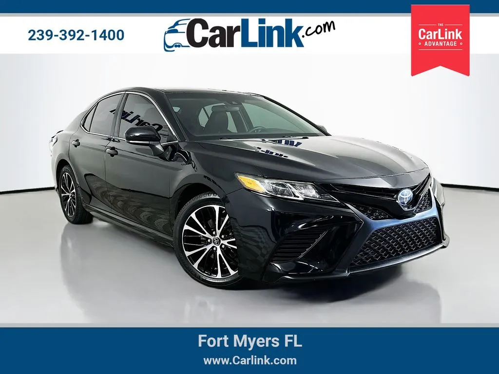 Black 2018 Toyota Camry SE for sale in Fort Myers, FL