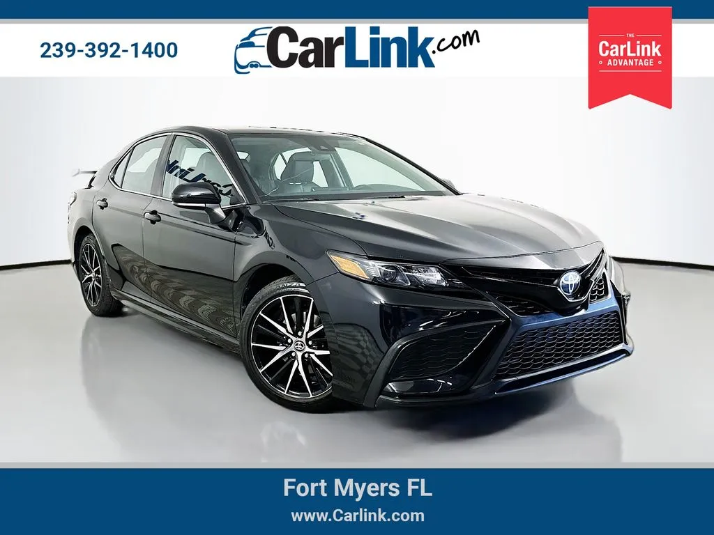 Black 2021 Toyota Camry SE for sale in Fort Myers, FL