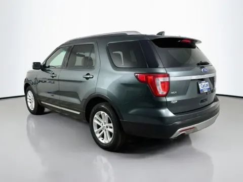 More photos of 2016 Ford Explorer XLT at CarLink Fort Myers, FL