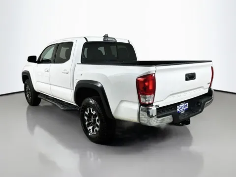More photos of 2019 Toyota Tacoma TRD Off-Road at CarLink Fort Myers, FL