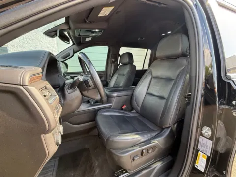 More photos of 2021 Chevrolet Suburban LT at CarLink Fort Myers, FL