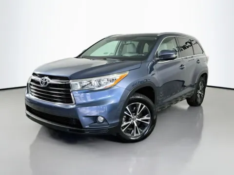 Another view of 2016 Toyota Highlander XLE V6 for sale in Fort Myers, FL at CarLink Fort Myers