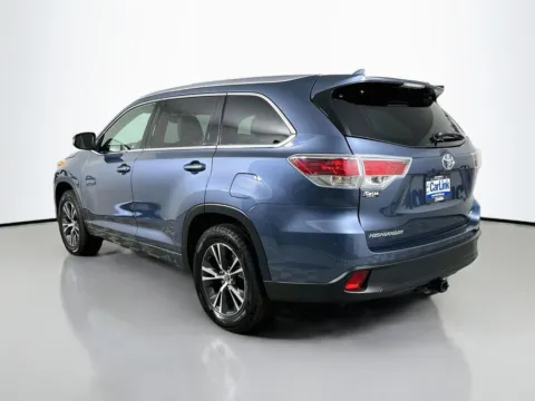 More photos of 2016 Toyota Highlander XLE V6 at CarLink Fort Myers, FL