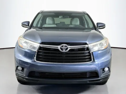 Photos of 2016 Toyota Highlander XLE V6 for sale in Fort Myers, FL at CarLink Fort Myers