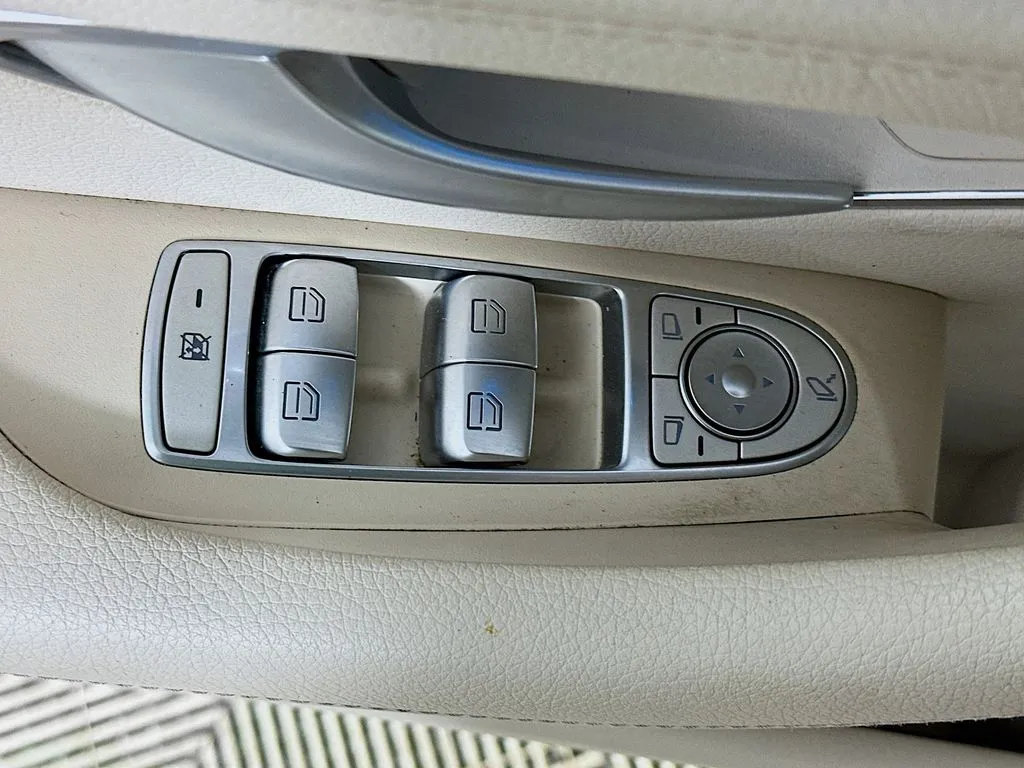 2018 Mercedes-Benz E-Class E300 - Photo 22
