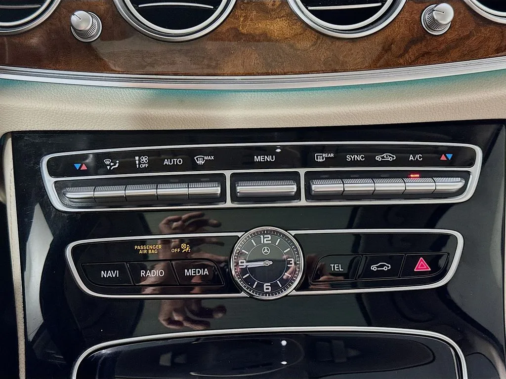 2018 Mercedes-Benz E-Class E300 - Photo 19