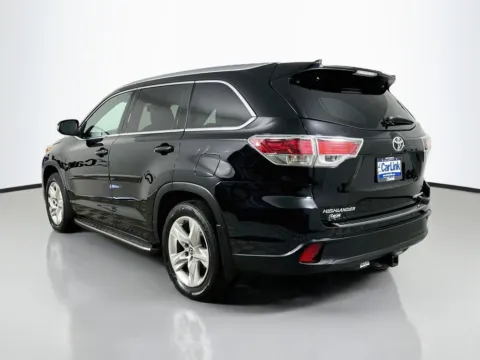 More photos of 2016 Toyota Highlander Limited Platinum V6 at CarLink Fort Myers, FL