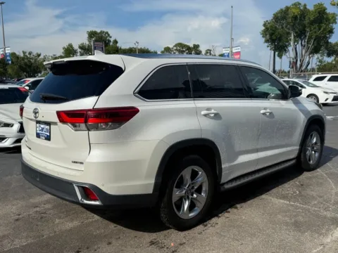 More photos of 2018 Toyota Highlander Limited at CarLink Fort Myers, FL