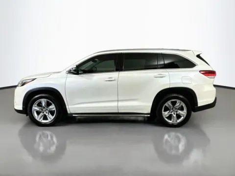 More photos of 2018 Toyota Highlander Limited at CarLink Fort Myers, FL