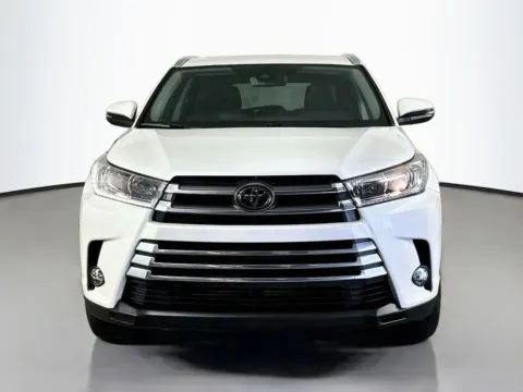 Photos of 2018 Toyota Highlander Limited for sale in Fort Myers, FL at CarLink Fort Myers