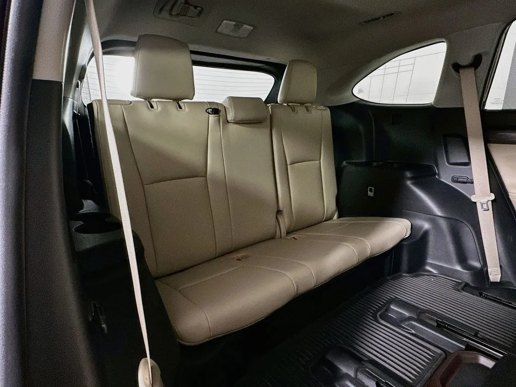 2022 Toyota Highlander Platinum - Photo 34