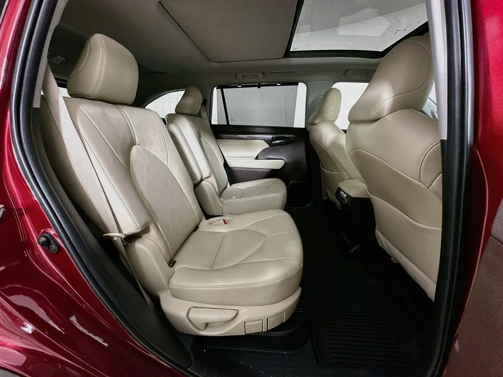 2022 Toyota Highlander Platinum - Photo 35
