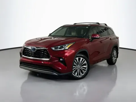 Another view of 2022 Toyota Highlander Hybrid Platinum for sale in Fort Myers, FL at CarLink Fort Myers