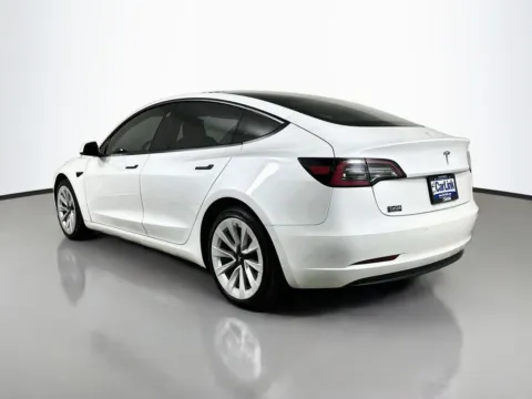 More photos of 2022 Tesla Model 3 at CarLink Fort Myers, FL