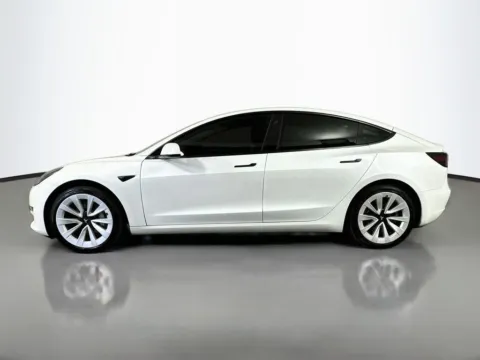 More photos of 2022 Tesla Model 3 at CarLink Fort Myers, FL