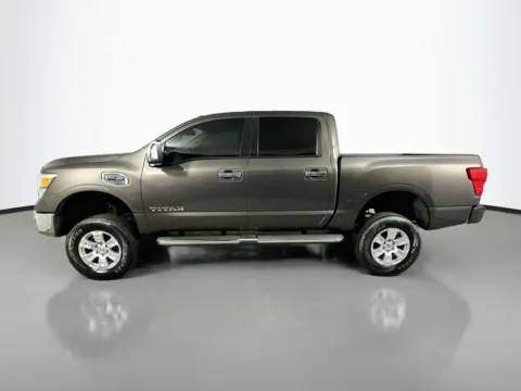 More photos of 2017 Nissan Titan SL at CarLink Fort Myers, FL