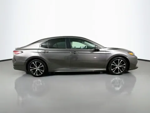 More photos of 2019 Toyota Camry Hybrid SE at CarLink Fort Myers, FL
