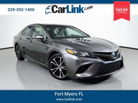 Gray 2019 Toyota Camry Hybrid SE for sale in Fort Myers, FL