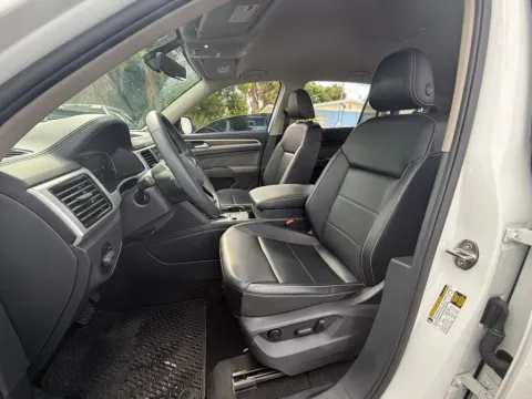 More photos of 2022 Volkswagen Atlas 3.6L V6 SE w/Technology at CarLink Fort Myers, FL