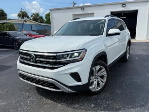 Photos of 2022 Volkswagen Atlas 3.6L V6 SE w/Technology for sale in Fort Myers, FL at CarLink Fort Myers