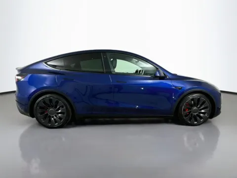 More photos of 2022 Tesla Model Y Performance at CarLink Fort Myers, FL