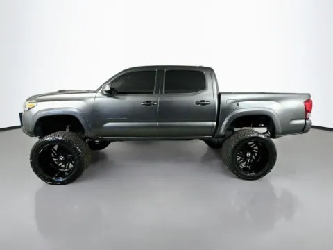 More photos of 2016 Toyota Tacoma TRD Sport at CarLink Fort Myers, FL