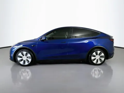 More photos of 2020 Tesla Model Y Long Range at CarLink Fort Myers, FL