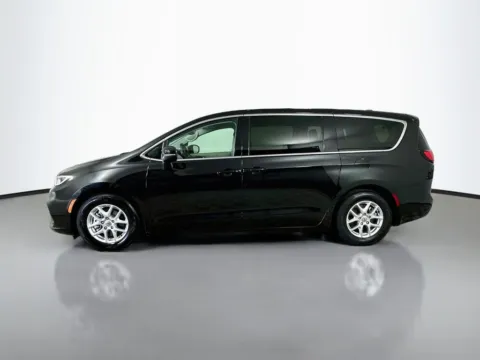 More photos of 2023 Chrysler Pacifica Touring L at CarLink Fort Myers, FL