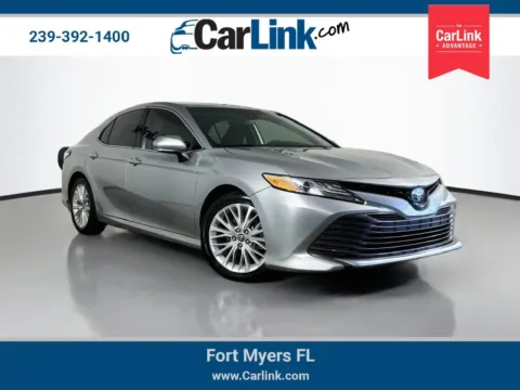 Silver 2019 Toyota Camry XLE for sale in Fort Myers, FL