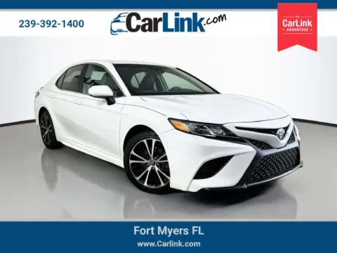 White 2018 Toyota Camry SE for sale in Fort Myers, FL