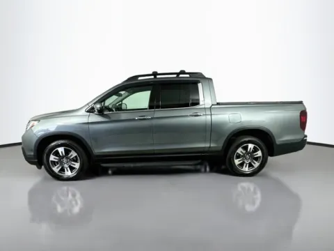 More photos of 2017 Honda Ridgeline RTL-E at CarLink Fort Myers, FL
