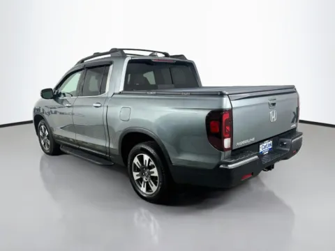 More photos of 2017 Honda Ridgeline RTL-E at CarLink Fort Myers, FL
