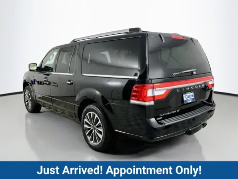 More photos of 2017 Lincoln Navigator L Select at CarLink Fort Myers, FL