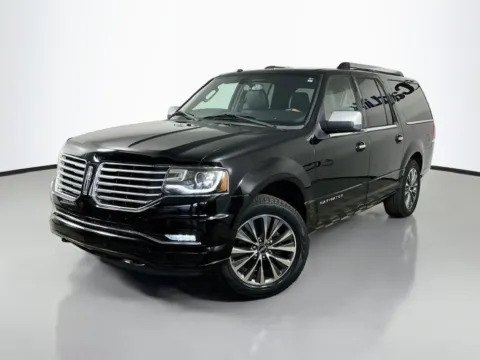 Another view of 2017 Lincoln Navigator L Select for sale in Fort Myers, FL at CarLink Fort Myers