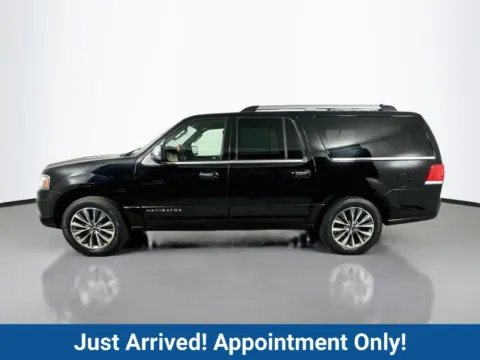 More photos of 2017 Lincoln Navigator L Select at CarLink Fort Myers, FL
